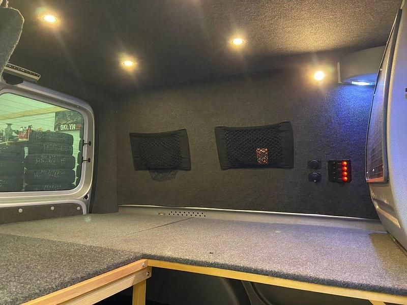 Begagnad VW Caddy 109 HK (80 kW) 2009 Minibuss