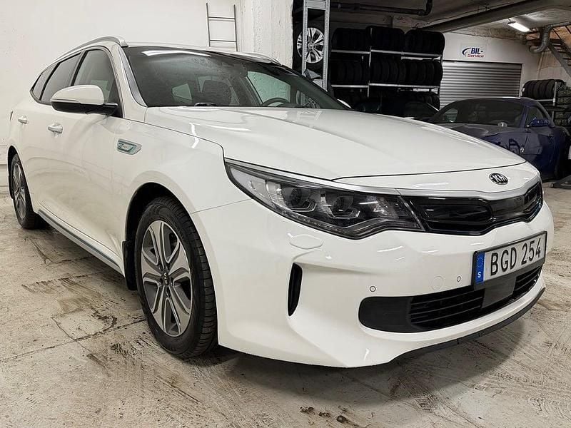 Begagnad Kia Optima Advance 205 HK (150 kW) 2018 Vit Kombi
