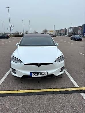 Vit Begagnad 2020 Tesla Model X Long Range SUV | 420 000 kr (Bra pris) - Bild 1/4