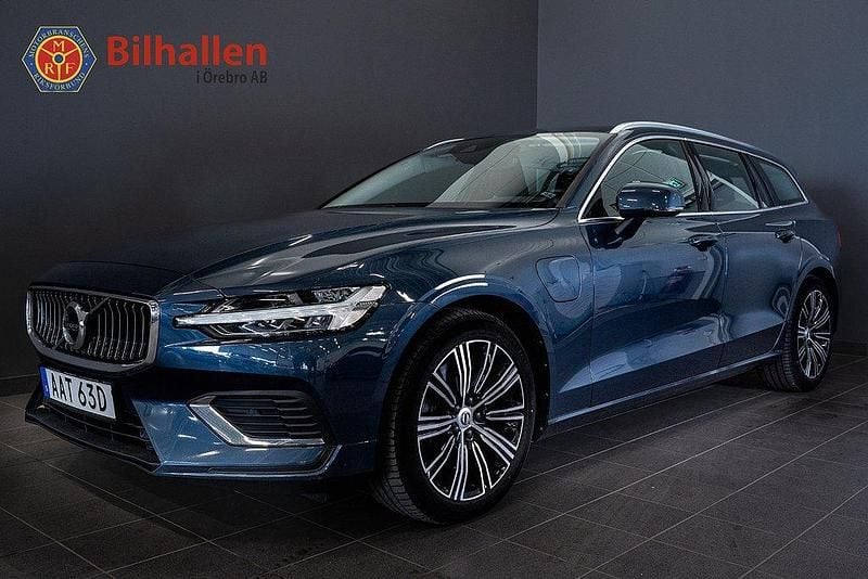 Blå Begagnad 2021 Volvo V60 Inscription Kombi | 349 900 kr (Marknadspris) - Bild 1/4