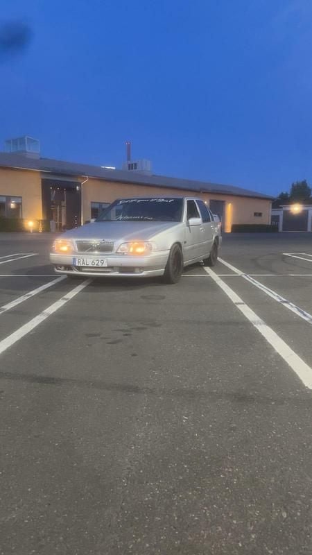 Begagnad 2000 Volvo S70 Sedan | 5 000 kr (Bra pris) - Bild 1/2