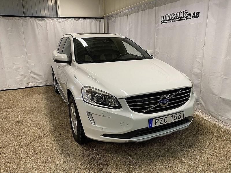 Begagnad Volvo XC60 Standard 190 HK (139 kW) 2016 Vit SUV
