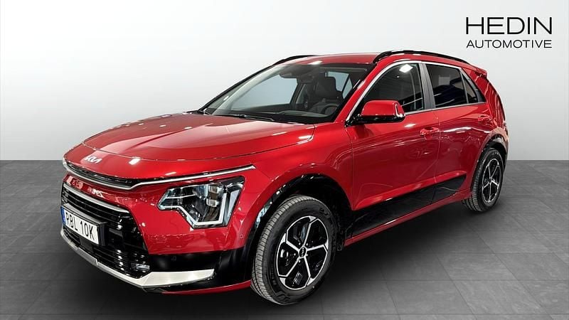Begagnad Kia Niro Advance 94 HK (69 kW) 2024 Röd SUV