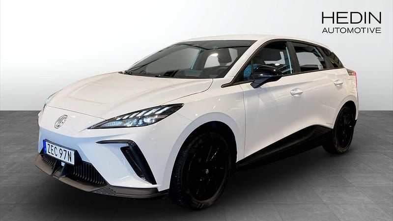 Vit (white) Begagnad 2023 MG MG4 EV Halvkombi | 249 900 kr (Lite dyr) - Bild 1/4