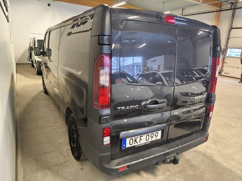 Begagnad Renault Trafic 125 HK (91 kW) 2017 Svart Minibuss