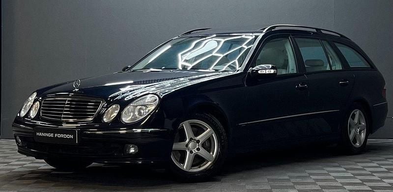 Mörkblå (blå) Begagnad 2006 Mercedes E350 Avantgarde Kombi | 89 900 kr - Bild 1/4