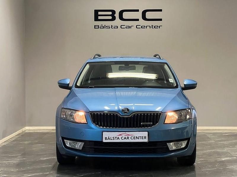 Begagnad Skoda Octavia 111 HK (81 kW) 2015 Blå Kombi