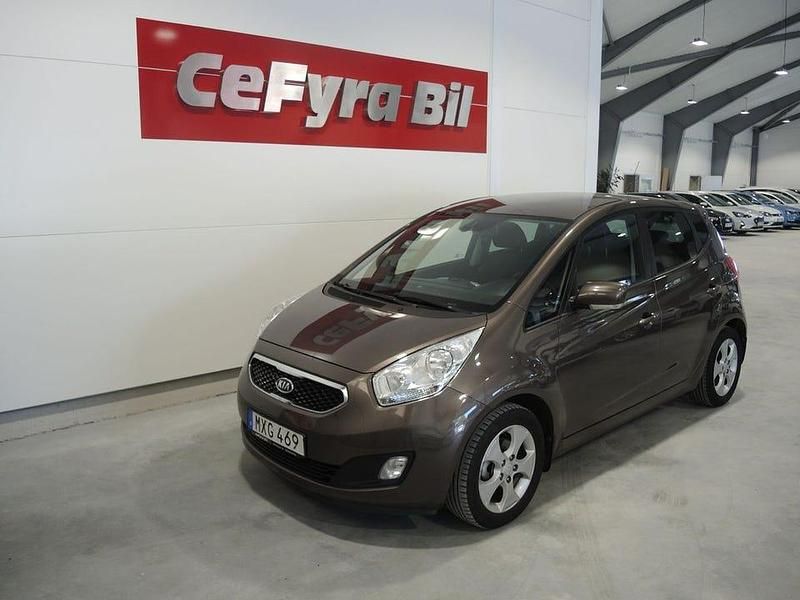 Begagnad Kia Venga Comfort 90 HK (66 kW) 2013 Ljusbrun (brun) Halvkombi