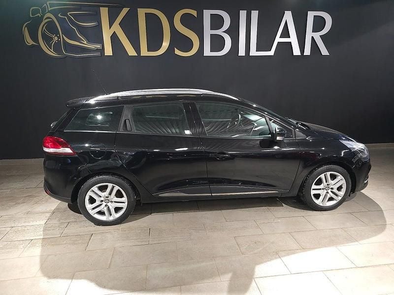 Begagnad Renault Clio GrandTour Zen 73 HK (53 kW) 2016 Svart Kombi