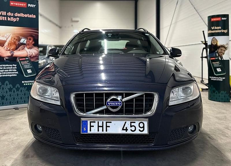 Begagnad Volvo V70 Momentum 179 HK (131 kW) 2012 Blå Kombi