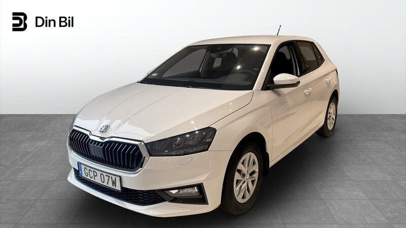 Vit (candy white) Ny 2024 Skoda Fabia Selection Halvkombi | 204 900 kr (Marknadspris) - Bild 1/4