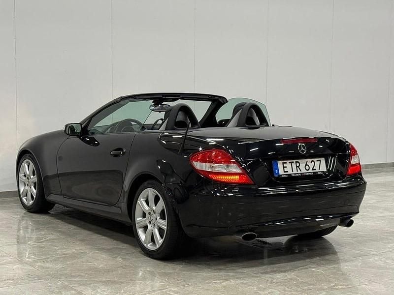Begagnad Mercedes SLK200 163 HK (119 kW) 2006 Svart Cab