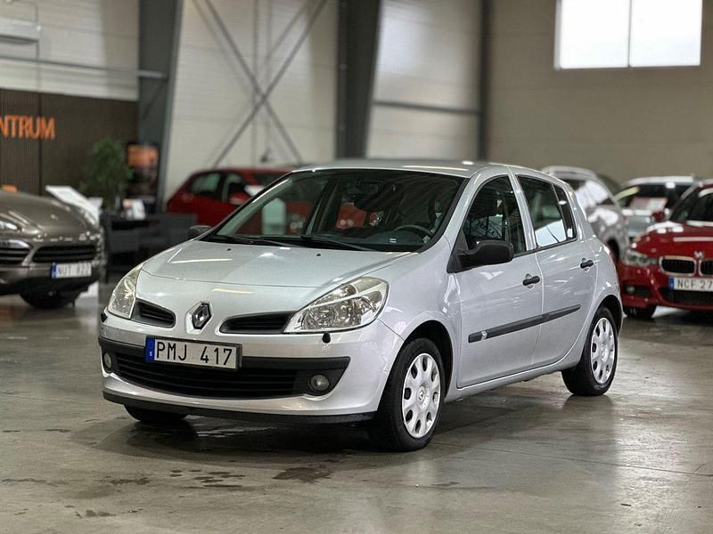 Ljusgrå Begagnad 2007 Renault Clio R.S. Halvkombi | 49 900 kr (Marknadspris) - Bild 1/4