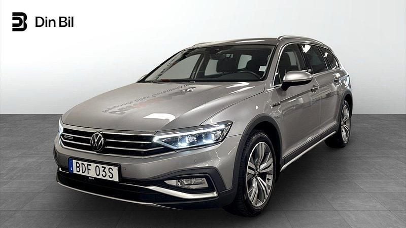 Silver Begagnad 2022 VW Passat Alltrack Kombi | 339 000 kr (Bra pris) - Bild 1/4