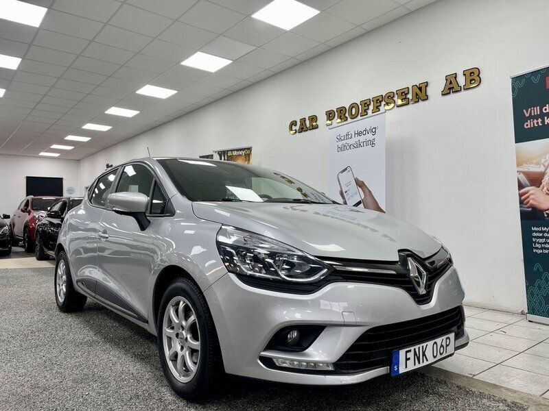 Silver Begagnad 2019 Renault Clio IV Zen Halvkombi | 94 900 kr (Marknadspris) - Bild 1/4