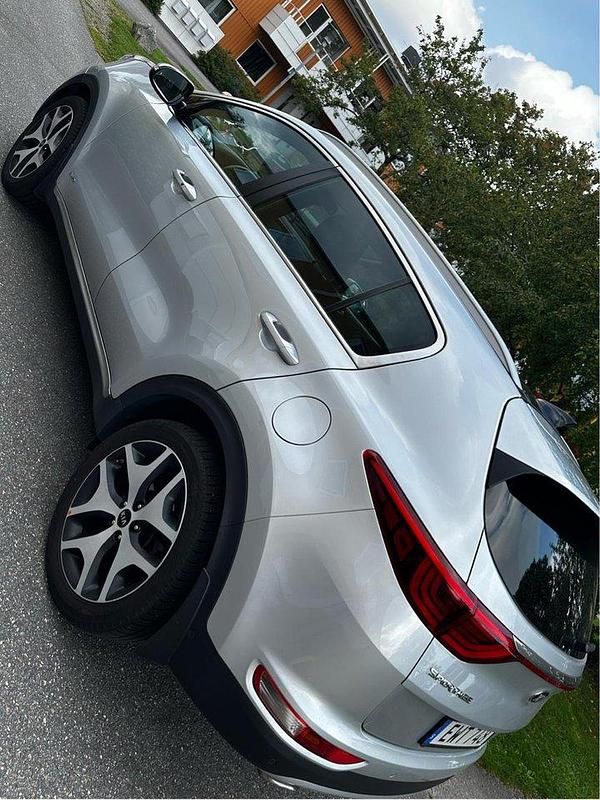 Grå Begagnad 2016 Kia Sportage GT-Line SUV | 195 000 kr (Marknadspris) - Bild 1/4