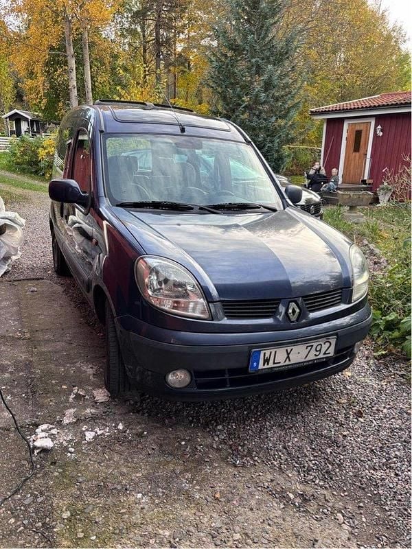Blå Begagnad 2005 Renault Kangoo Privilege | 20 000 kr (Marknadspris) - Bild 1/3