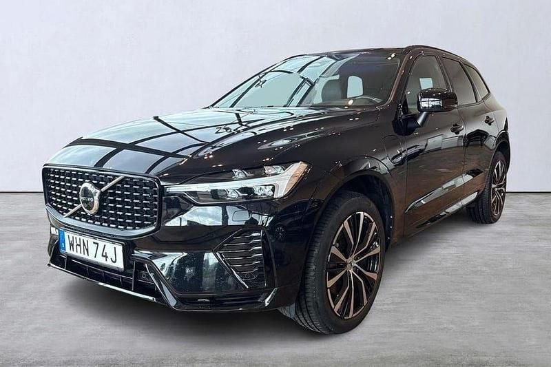 Svart Begagnad 2023 Volvo XC60 Plus SUV | 489 500 kr (Lite dyr) - Bild 1/4