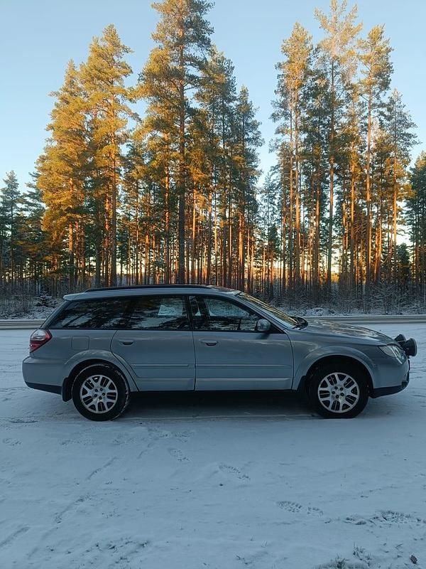 Begagnad 2008 Subaru Outback Kombi | 23 000 kr (Lite dyr) - Bild 1/4