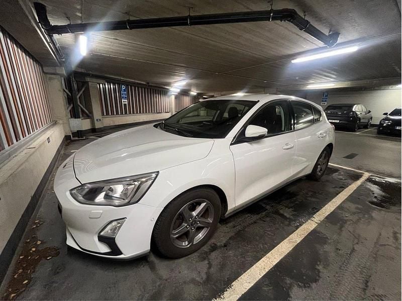 Begagnad 2018 Ford Focus Titanium Kombi | 130 000 kr (Marknadspris) - Bild 1/4