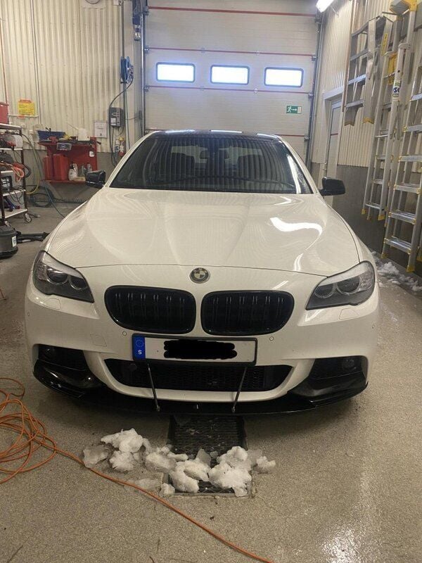 Vit Begagnad 2013 BMW 520 M Sport Sedan | 90 000 kr (Bra pris) - Bild 1/4