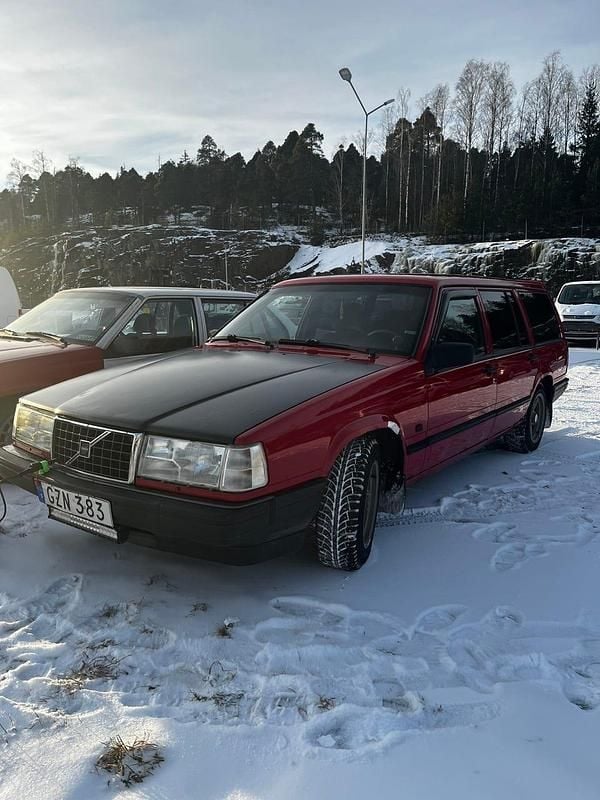 Begagnad Volvo 940 135 HK (99 kW) 1996 Röd svart Kombi