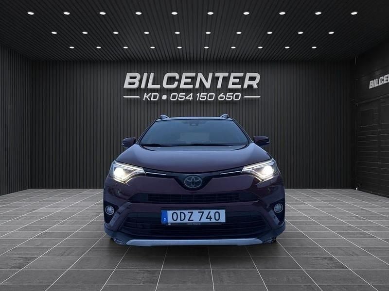 Begagnad Toyota RAV4 Multidrive S 152 HK (111 kW) 2016 Mörkröd SUV