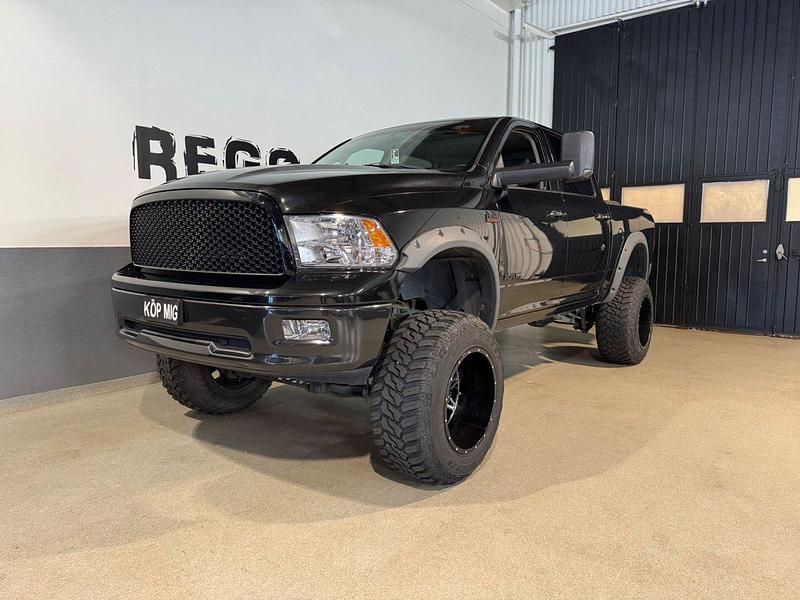 Svart Begagnad 2010 Dodge Ram Pickup | 259 000 kr (Dyr) - Bild 1/4