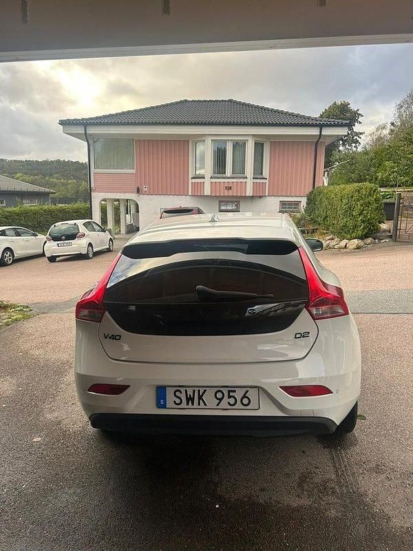 Begagnad Volvo V40 Kinetic 116 HK (85 kW) 2015 Kombi
