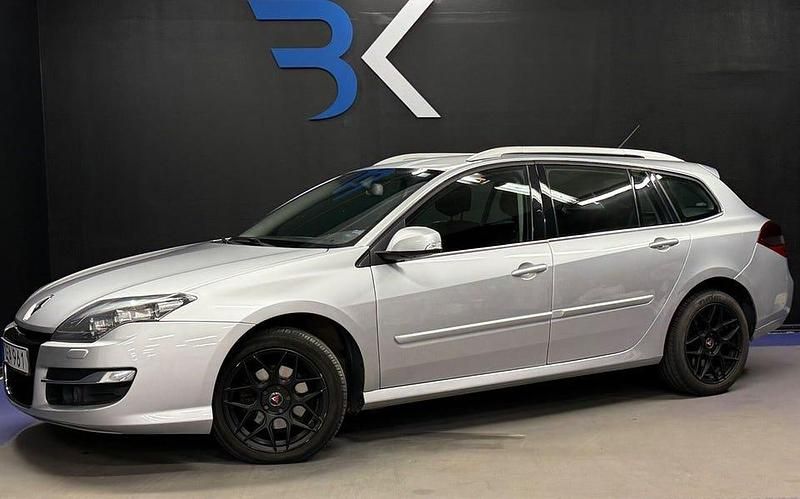 Silver Begagnad 2014 Renault Laguna GrandTour Kombi | 89 900 kr (Dyr) - Bild 1/4