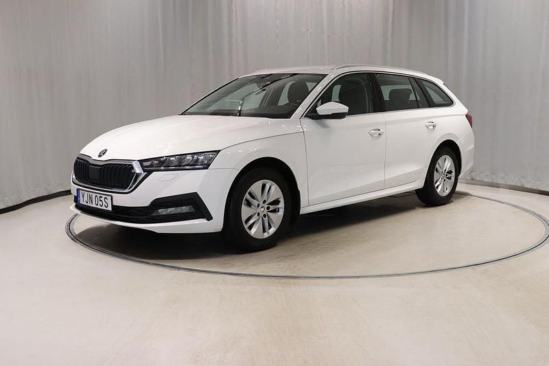 Vit Begagnad 2023 Skoda Octavia G-TEC Kombi | 264 900 kr (Marknadspris) - Bild 1/4