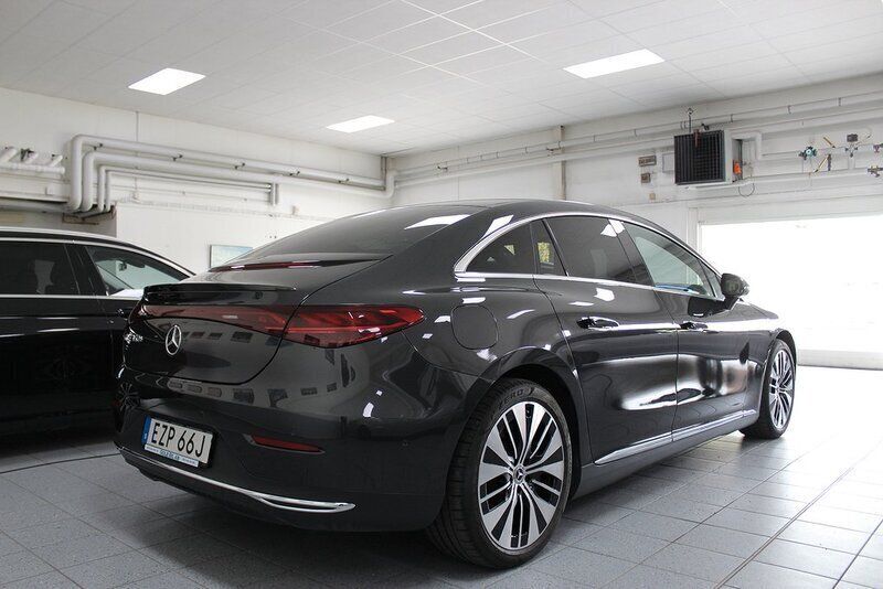 Begagnad Mercedes EQE350 Premium 215 kW (293 HK) 2022 Grå (grafitgråmetallic) Sedan