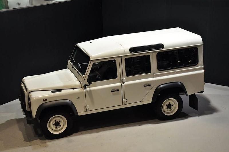 Begagnad Land Rover Defender 123 HK (90 kW) 2006 Vit SUV