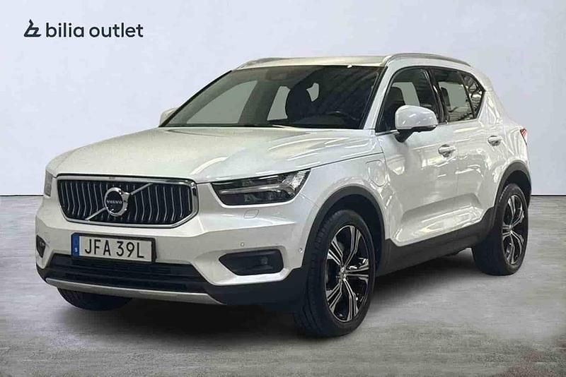 Vit Begagnad 2021 Volvo XC40 SUV | 299 900 kr - Bild 1/1