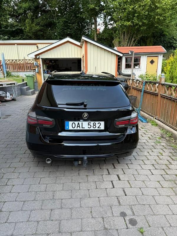 Begagnad BMW 320 184 HK (135 kW) 2014 Kombi