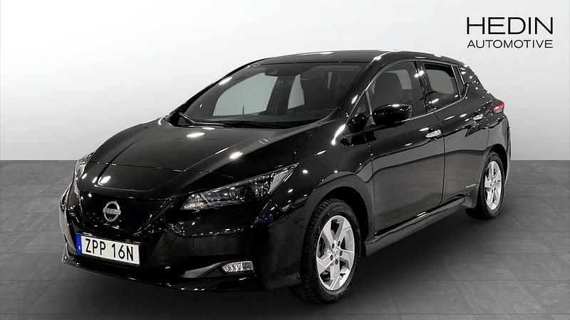 Svart Begagnad 2022 Nissan Leaf N-Connecta Halvkombi | 229 900 kr (Marknadspris) - Bild 1/4