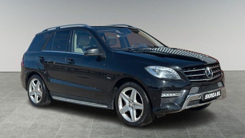 Svart Begagnad 2012 Mercedes ML350 AMG SUV | 209 900 kr (Bra pris) - Bild 1/4