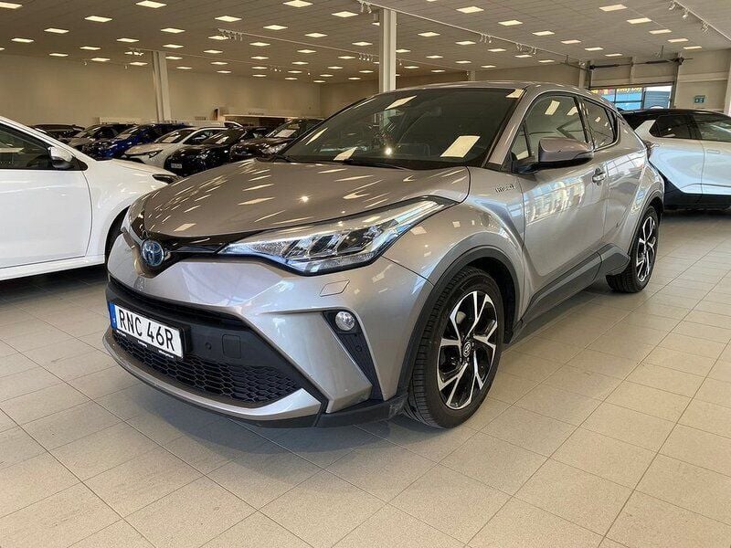 Mörkgrå Begagnad 2021 Toyota C-HR Edition SUV | 259 900 kr (Dyr) - Bild 1/4