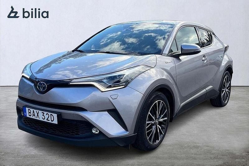 Grå Begagnad 2019 Toyota C-HR Executive SUV | 234 900 kr (Marknadspris) - Bild 1/3