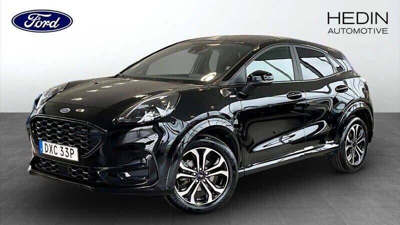 Svart (black) Begagnad 2022 Ford Puma ST-Line SUV | 219 900 kr (Marknadspris) - Bild 1/4