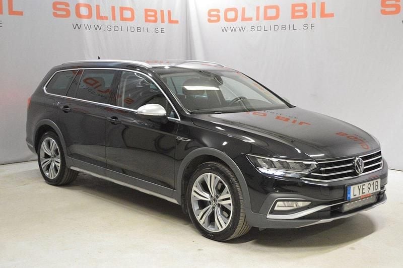 Svart Begagnad 2022 VW Passat Alltrack Kombi | 329 000 kr (Marknadspris) - Bild 1/4