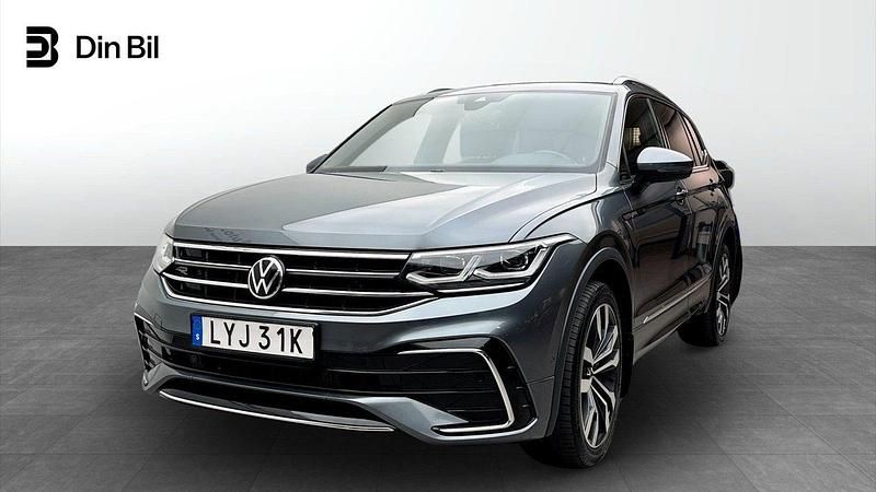 Grå Begagnad 2021 VW Tiguan Allspace R-line SUV | 419 900 kr (Dyr) - Bild 1/4