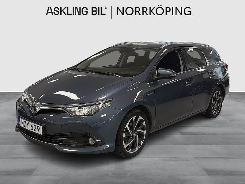 Blå Begagnad 2016 Toyota Auris Touring Sports Active Kombi | 179 000 kr (Marknadspris) - Bild 1/4