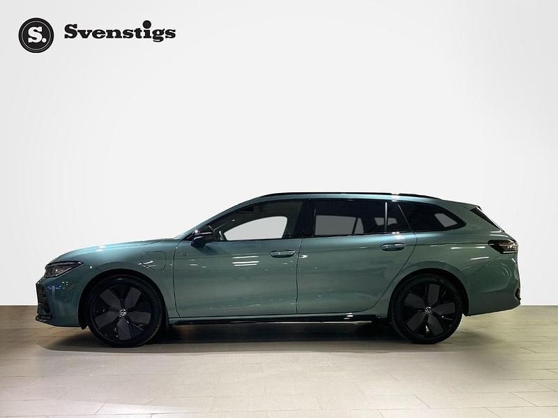 Ny VW Passat 2026 Grön Kombi