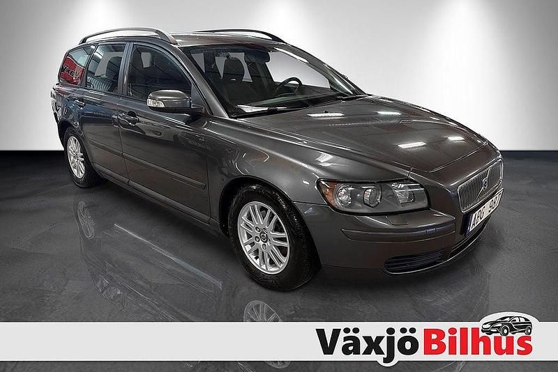 Begagnad Volvo V50 Kinetic 125 HK (91 kW) 2006 Grå Kombi
