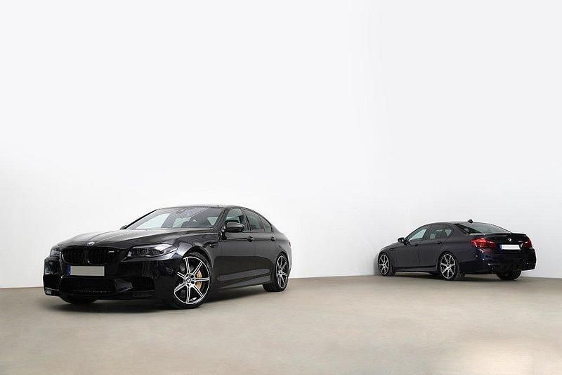 Mörkblå Begagnad 2018 BMW M5 Competition Edition Sedan | 669 000 kr - Bild 1/4