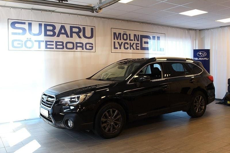 Svart (crystal black silica) Begagnad 2018 Subaru Outback SUV | 239 900 kr (Dyr) - Bild 1/4