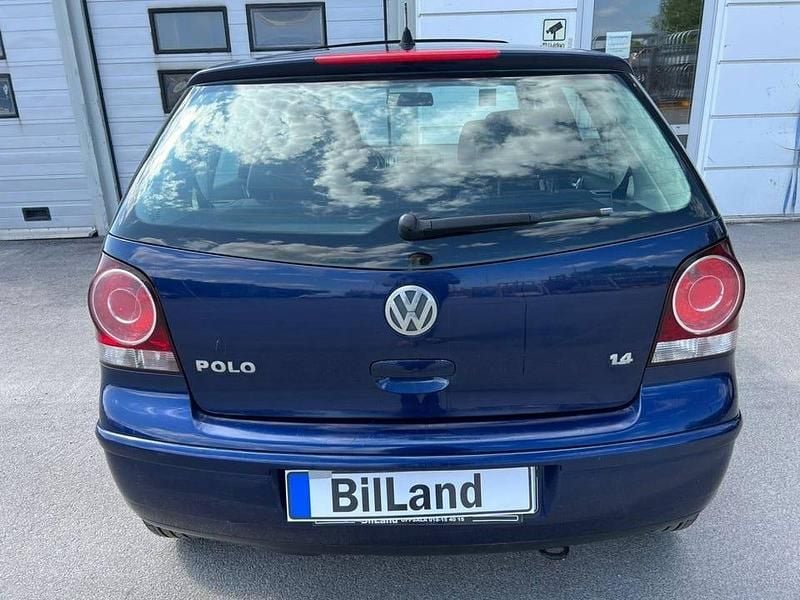 Begagnad VW Polo Comfortline 81 HK (59 kW) 2009 Mörkblå (blå) Halvkombi