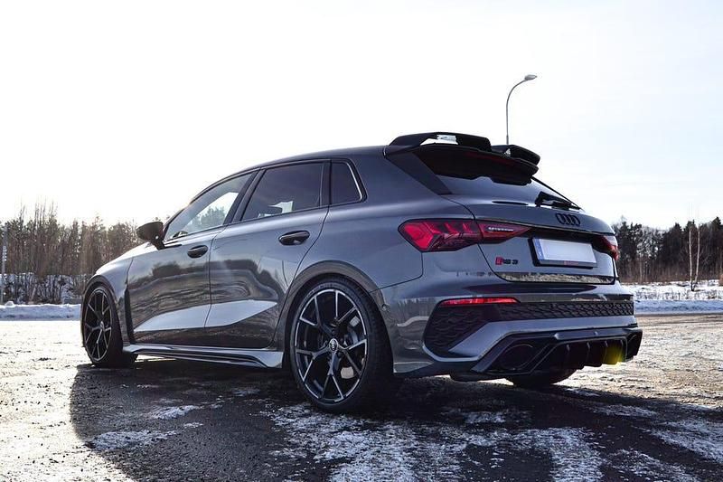 Begagnad Audi RS3 2023 Daytona grå Sedan