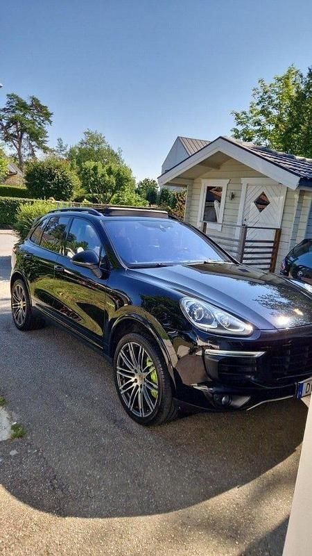 Begagnad 2017 Porsche Cayenne S E-Hybrid SUV | 370 000 kr - Bild 1/4